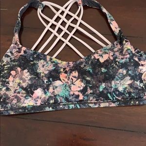 Lululemon size 10 sports bra - minimal use!